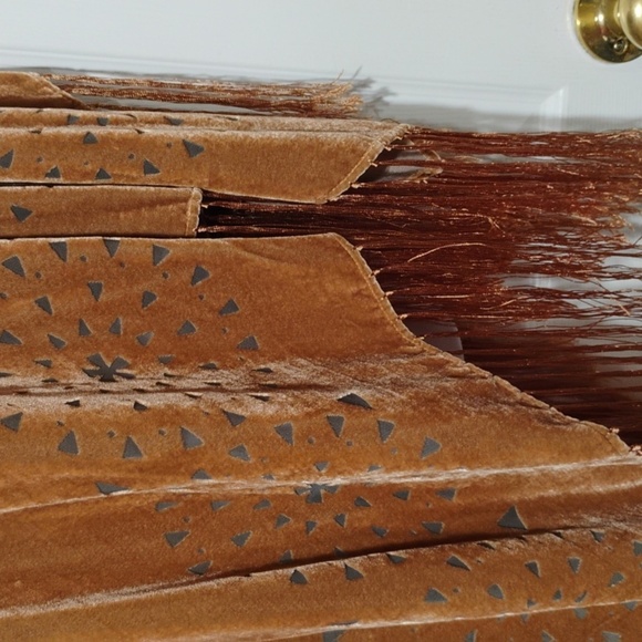 Camel Poncho with gorgeous tassels velvet feel - Picture 4 of 15